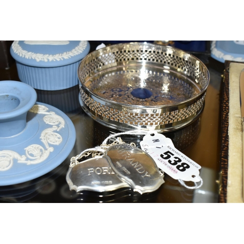 538 - EIGHT PIECES OF WEDGWOOD PALE BLUE JASPERWARE GIFTWARE, SILVER AND PLATE, ETC, comprising a pair of ... 