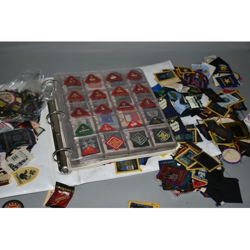 576 - A LARGE QUANTITY OF BOY SCOUT BADGES, to include over 300 area / district badges and small number of... 