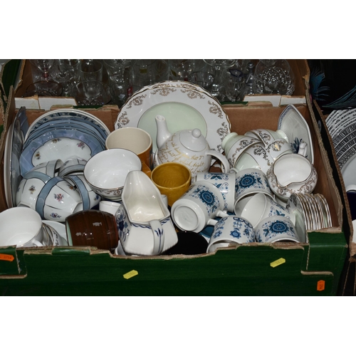 586 - FIVE BOXES AND LOOSE CERAMICS AND GLASS ETC, to include boxed Ridgway Kismet cups, saucers and side ... 