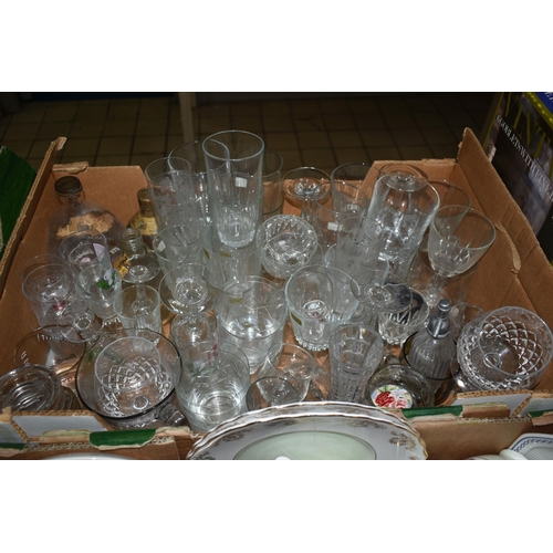 586 - FIVE BOXES AND LOOSE CERAMICS AND GLASS ETC, to include boxed Ridgway Kismet cups, saucers and side ... 