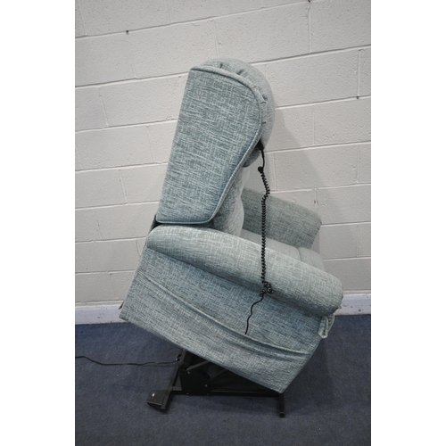 1284 - A REPOSE ELECTRIC RISE AND RECLINE ARMCHAIR (condition report:- ideal for a clean, PAT pass and work... 