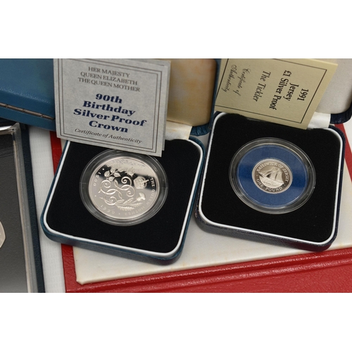 115 - A QUANTITY OF SILVER SILVER PROOF AND PROOF COINAGE, to include Royal Mint proof year sets 1980,  84... 