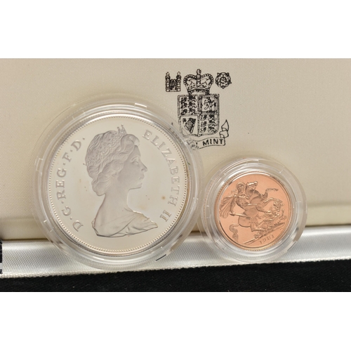 118 - A ROYAL MINT 1981 TWO COIN COMMEMORATIVE SET, to include gold proof Sovereign 1981 and Royal Marriag... 