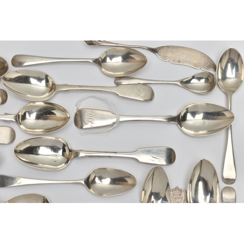 166 - A BAG OF ASSORTED 18TH, 19TH AND 20TH CENTURY SILVER TEASPOONS AND A BUTTER KNIFE, various patterns,... 