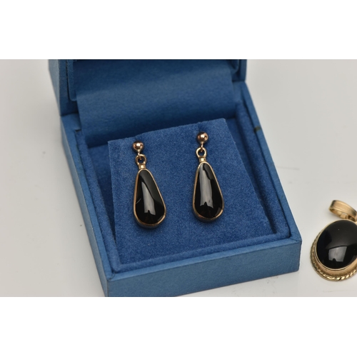 21 - A PAIR OF 9CT GOLD AND JET EARRINGS AND PENDANT, a pair of pear shaped cabochon jet drop earrings, c... 