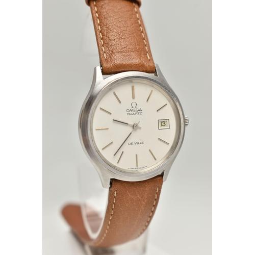 76 - A GENTS 'OMEGA QUARTZ' WRISTWATCH, round white dial signed 'Omega Quartz De Ville', baton markers, d... 