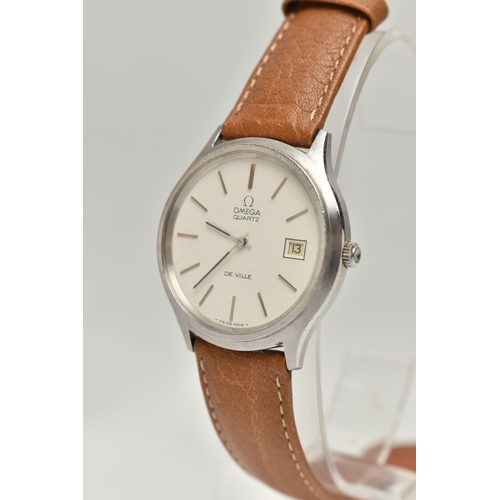 76 - A GENTS 'OMEGA QUARTZ' WRISTWATCH, round white dial signed 'Omega Quartz De Ville', baton markers, d... 