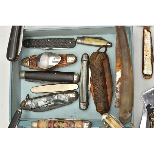 84 - A SMALL BOX OF POCKET KNIVES AND FRUIT KNIVES, to include a small silver blade fruit knife hallmarke... 