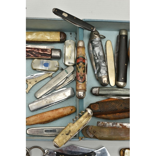 84 - A SMALL BOX OF POCKET KNIVES AND FRUIT KNIVES, to include a small silver blade fruit knife hallmarke... 