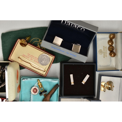 91 - A BOX OF ASSORTED ITEMS, to include a pair of silver cufflinks, square form with decorative Birmingh... 