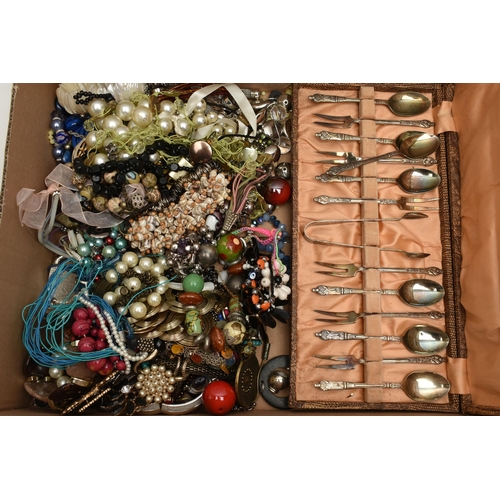 93 - COSTUME JEWELLERY AND CUTLERY SETS, to include beaded necklaces, bracelets, bangles etc, together wi... 