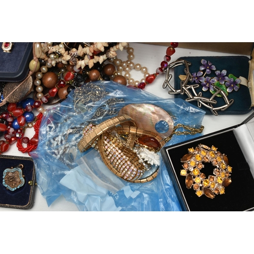 96 - A BOX OF ASSORTED COSTUME JEWELLERY AND ITEMS, to include various beaded necklaces, bracelets, glass... 