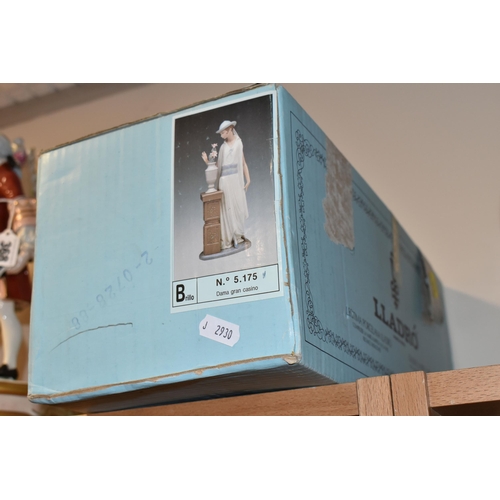 369 - A BOXED LLADRO FIGURE 'LADY GRAND CASINO' NO. 5175, sculpted by Vincente Martinez, issued 1982-1995,... 