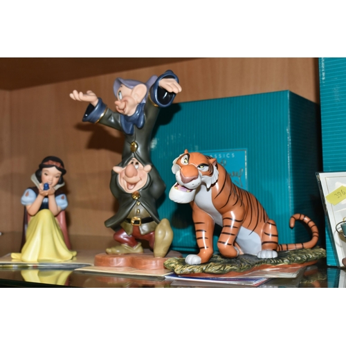 396 - A GROUP OF CLASSICS WALT DISNEY COLLECTION FIGURES, comprising a boxed 'Somethin' Fishy' Mickey Mous... 