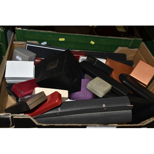 447 - TWO BOXES OF EMPTY JEWELLERY BOXES AND SUNDRY ITEMS, to include assorted empty jewellery boxes, some... 