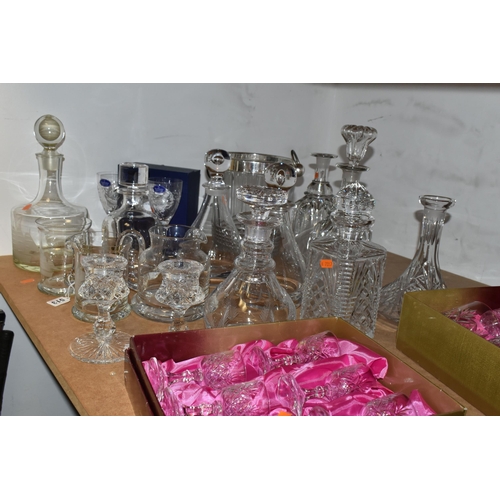 513 - A GROUP OF CUT CRYSTAL AND OTHER GLASS WARES, to include a boxed pair of Royal Doulton 'Jasmine' win... 