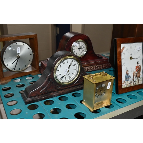 530 - A COLLECTION OF CLOCKS AND A 1930'S VALVE RADIO, comprising a wooden cased Pye radio serial number 2... 