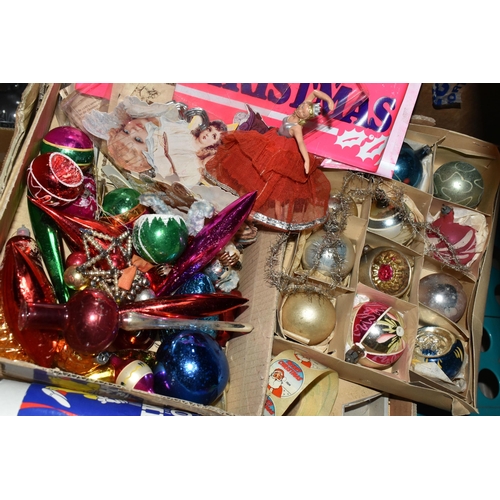 532 - FIVE BOXES OF ASSORTED 1960'S AND VINTAGE CHRISTMAS ORNAMENTS AND BAUBLES, to include vintage paper ... 