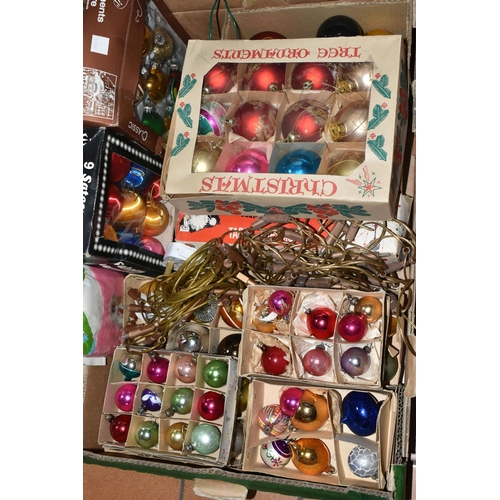 532 - FIVE BOXES OF ASSORTED 1960'S AND VINTAGE CHRISTMAS ORNAMENTS AND BAUBLES, to include vintage paper ... 