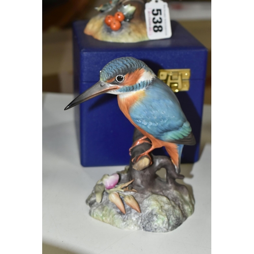 538 - TWO ROYAL CROWN DERBY BIRD FIGURES, comprising a boxed Robin, bearing red printed backstamp and date... 