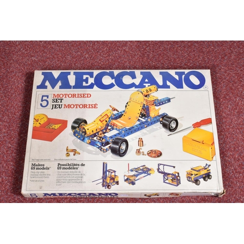 22 - A BOXED MECCANO MOTORISED SET No.5, (G7505) late 1970's blue and yellow era set, contents not checke... 