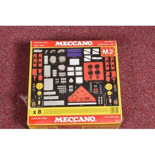 22 - A BOXED MECCANO MOTORISED SET No.5, (G7505) late 1970's blue and yellow era set, contents not checke... 