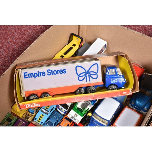 24 - A QUANTITY OF BOXED AND UNBOXED DIECAST VEHICLES, boxed and part boxed mainly lorry/truck models, to... 