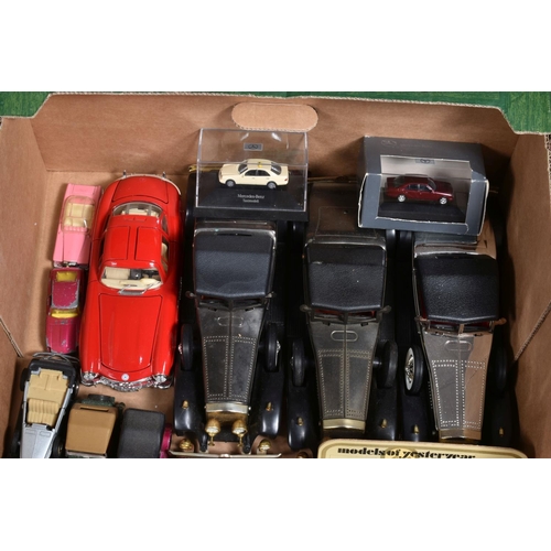 29 - A QUANTITY OF ASSORTED BOXED AND UNBOXED DIECAST VEHICLES, unboxed and assorted play worn diecast to... 