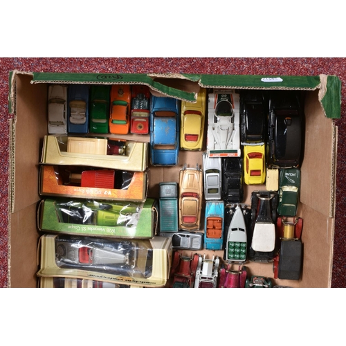 29 - A QUANTITY OF ASSORTED BOXED AND UNBOXED DIECAST VEHICLES, unboxed and assorted play worn diecast to... 