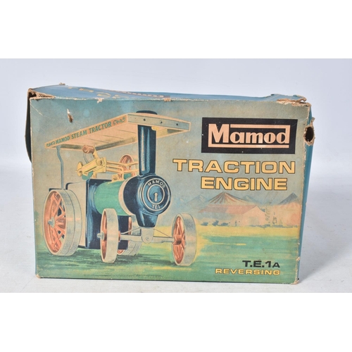 30 - A BOXED MAMOD LIVE STEAM TRACTION ENGINE, No.TE1A, not tested, has been fired up  but not for some t... 