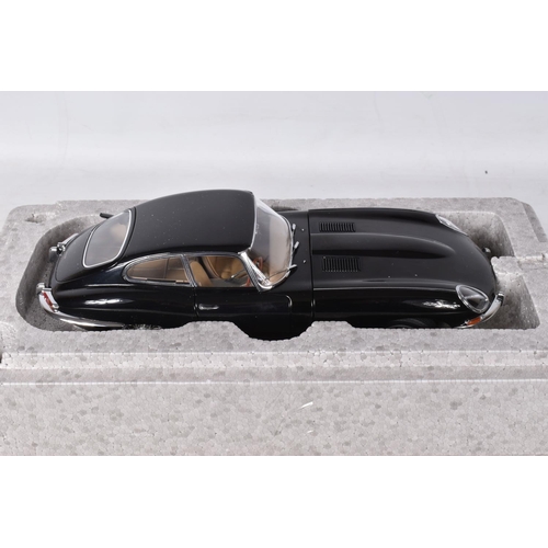 36 - A BOXED AUTOART SIGNATURE JAGUAR E-TYPE SERIES 1 COUPE 1:18 DIE-CAST MODEL VEHICLE, 3.8 in black, se... 