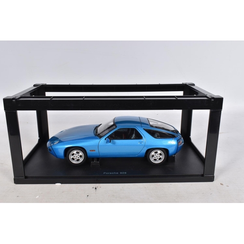 57 - A BOXED AUTOART MILLENNIUM PORSCHE 928 1:18 MODEL VEHICLE, numbered 77901, MINERVA BLUE METALIC in c... 