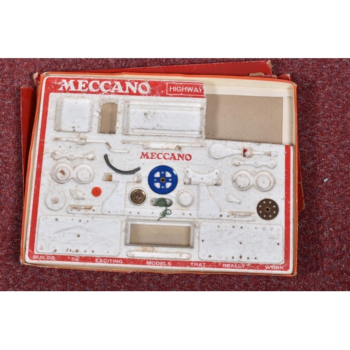 72 - A QUANTITY OF ASSORTED MECCANO AND KNEX ITEMS, Meccano from assorted eras, includes empty boxes, cas... 