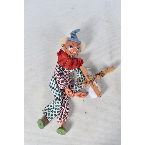 103 - EIGHT ASSORTED PELHAM CLOWN PUPPETS, SS, SL Bimbo, SM (x 4), two Clever Willie both with poles, all ... 