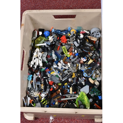 108 - A LARGE QUANTITY OF LOOSE LEGO AND THREE BOXED SETS, to include a Lego Harry Potter Hogwarts game, n... 