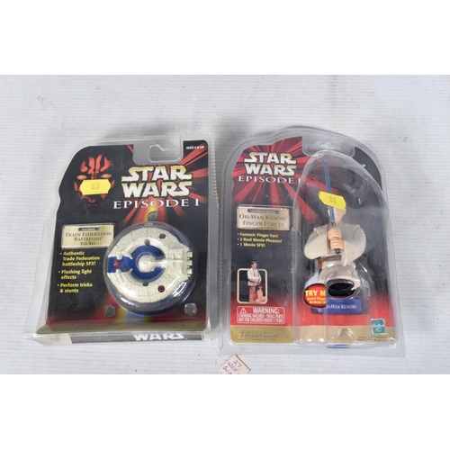 88 - A QUANTITY OF BOXED AND UNBOXED STAR WARS COLLECTIBLES, to included three 1983 LFL Luke Skywalker (J... 