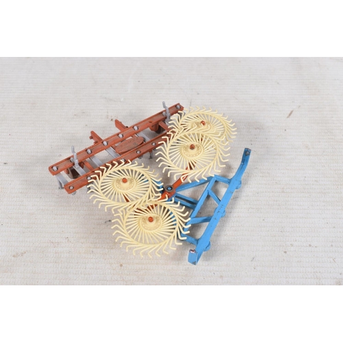 122 - A PART BOXED BRITAINS FORDSON SUPER MAJOR TRACTOR, blue painted with red spiked wheels, box base onl... 