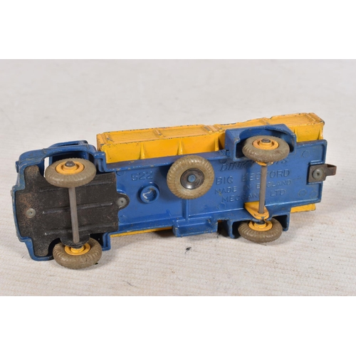 126 - A QUANTITY OF DINKY AND CORGI TOYS, to include model military vehicles such as a Dinky army wagon 62... 