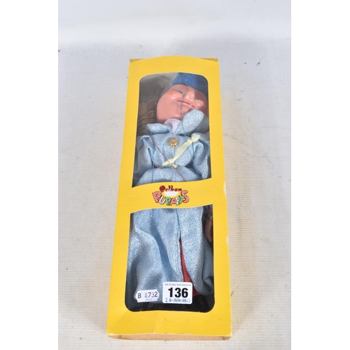 136 - TWO BOXED PELHAM SL63 PUPPETS, Queen and King, versions without label to clothing, both appear compl... 