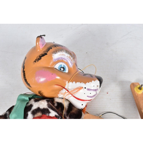 140 - A BOXED PELHAM SL63 TIGER PUPPET, version with label to clothing, appears complete and in good condi... 