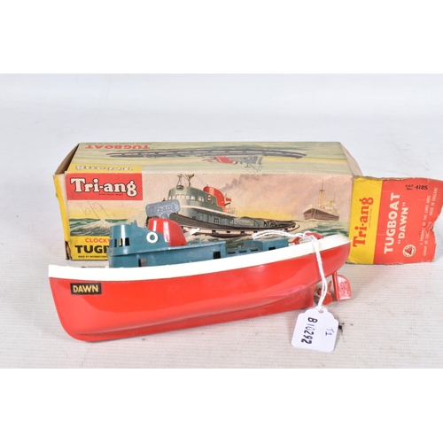 142 - A BOXED HORNBY TRAINS O GAUGE TANK GOODS SET, No.40, comprising 0-4-0 tank locomotive No.82011, B.R.... 