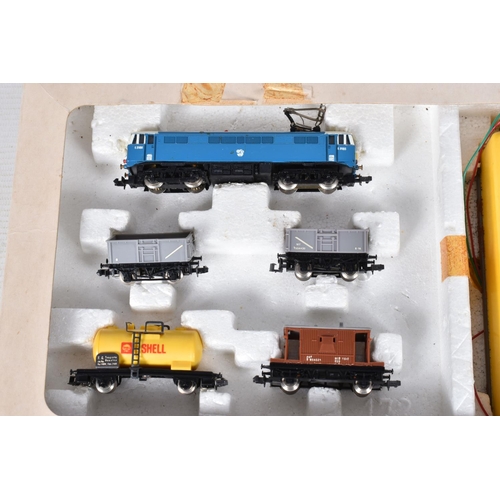 144 - A BOXED WRENN MICROMODELS (LIMA) N GAUGE B.R. GOODS SET, No.2, comprising class 81 locomotive No.E31... 