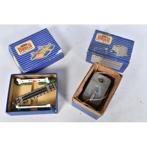 148 - A BOXED HORNBY DUBLO TANK GOOD SET, No.EDG17, comprising class N2 Tank locomotive No.69567, B.R. lin... 