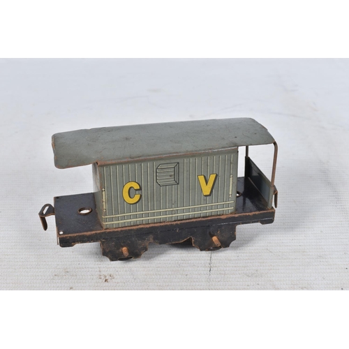 149 - A QUANTITY OF UNBOXED AND ASSORTED O GAUGE MODEL RAILWAY ITEMS, to include a repainted tinplate cloc... 