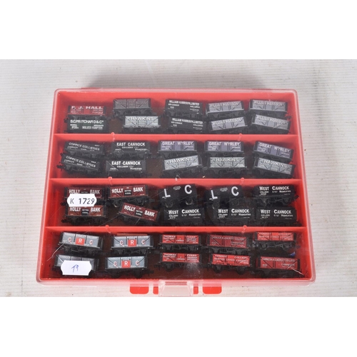 150 - A COLLECTION OF UNBOXED AND ASSORTED N GAUGE MODEL RAILWAY ITEMS, Graham Farish repainted/renumbered... 