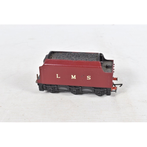 156 - A BOXED WRENN RAILWAYS OO GAUGE DUCHESS CLASS LOCOMOTIVE, 'City of London' No.46245, B.R. maroon liv... 