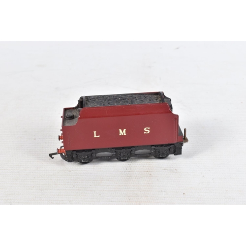 156 - A BOXED WRENN RAILWAYS OO GAUGE DUCHESS CLASS LOCOMOTIVE, 'City of London' No.46245, B.R. maroon liv... 