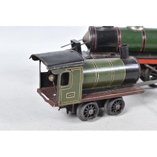 157 - A KARL BUB TINPLATE CLOCKWORK 0-4-0 LOCOMOTIVE AND TENDER, green and  black livery with red lining, ... 