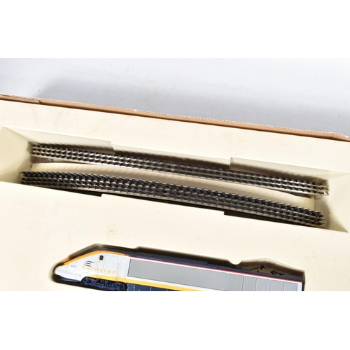 162 - A BOXED HORNBY RAILWAYS (JOUEF) HO GAUGE EUROSTAR TRAIN SET, No.R647, comprising power cars No's. 32... 