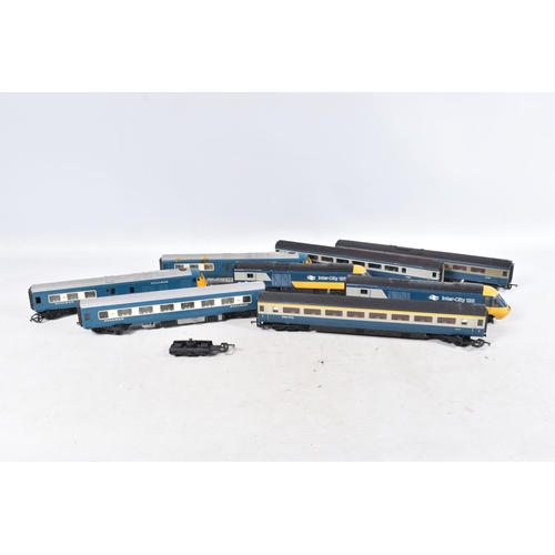 163 - AN UNBOXED LIMA OO GAUGE CLASS 43 INTERCITY 125 HIGH SPEED TRAIN SET, power car No.W43168, dummy pow... 